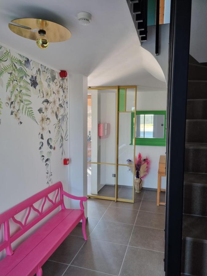 Cerf, Ouvre-Moi B&B โรชฟอร์ ภายนอก รูปภาพ
