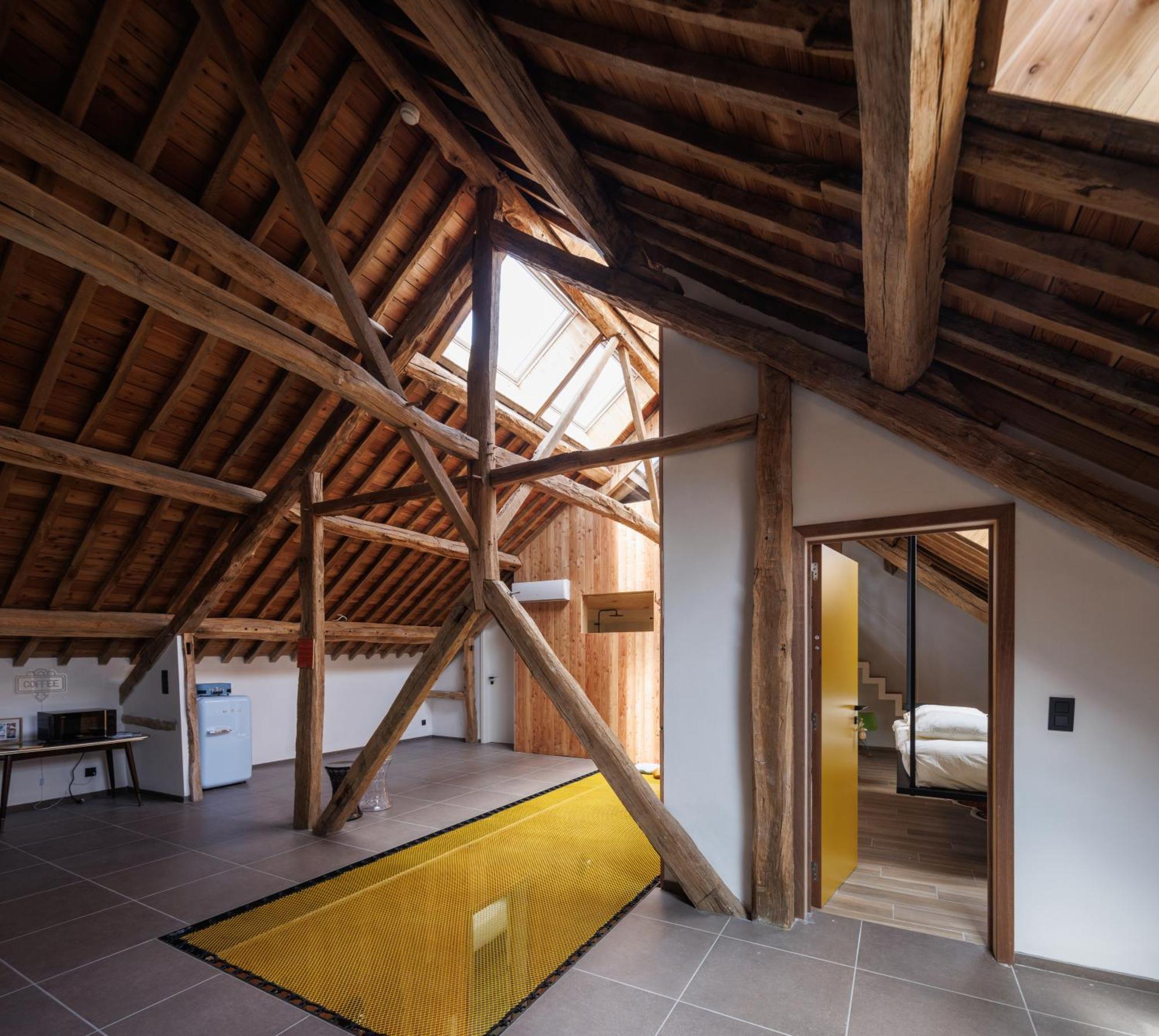 Cerf, Ouvre-Moi B&B โรชฟอร์ ภายนอก รูปภาพ