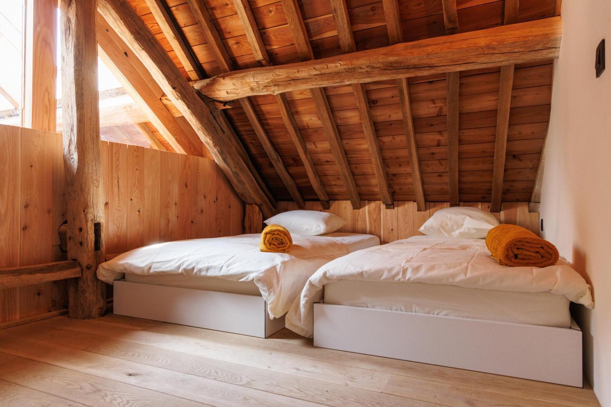 Cerf, Ouvre-Moi B&B โรชฟอร์ ภายนอก รูปภาพ