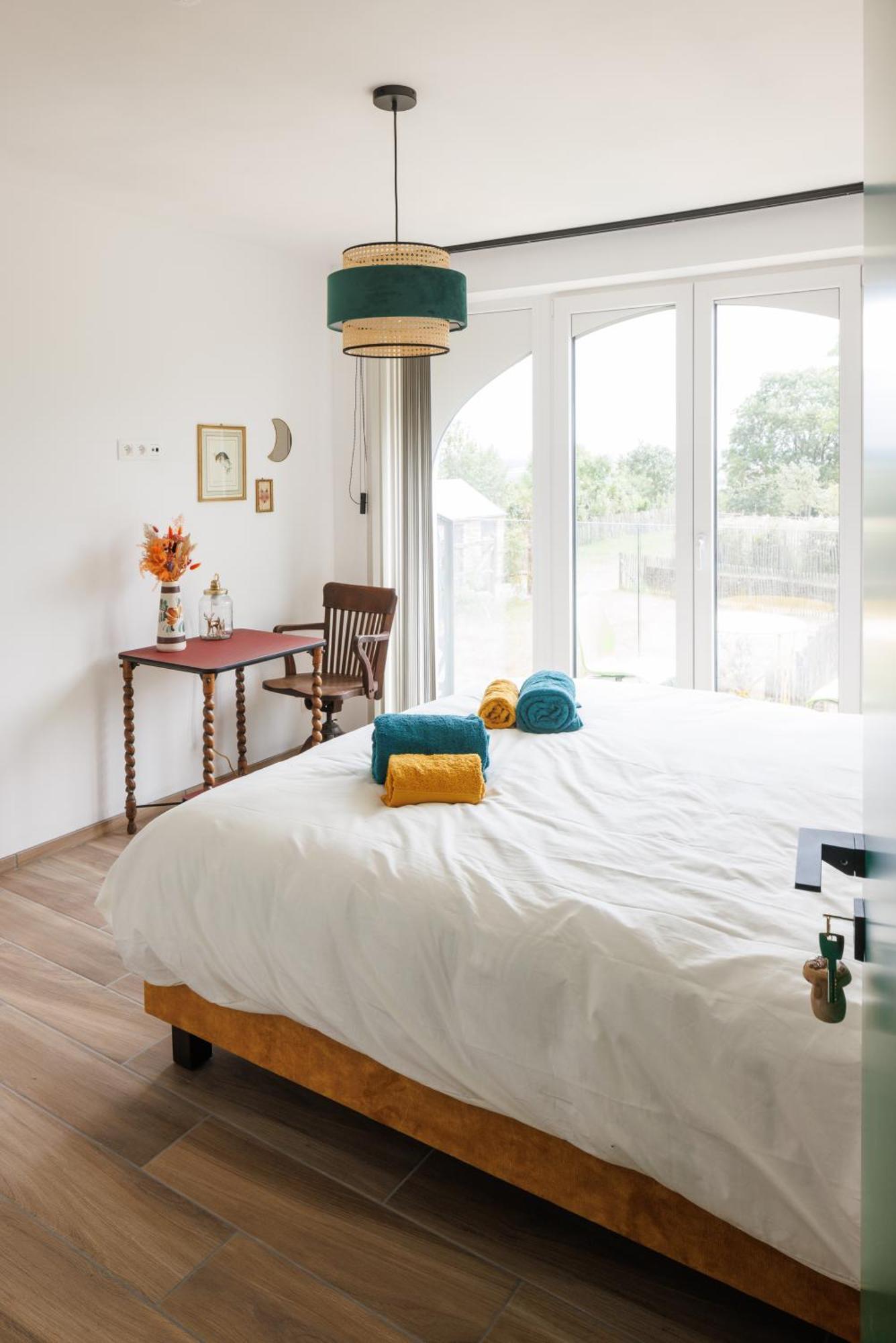 Cerf, Ouvre-Moi B&B โรชฟอร์ ภายนอก รูปภาพ